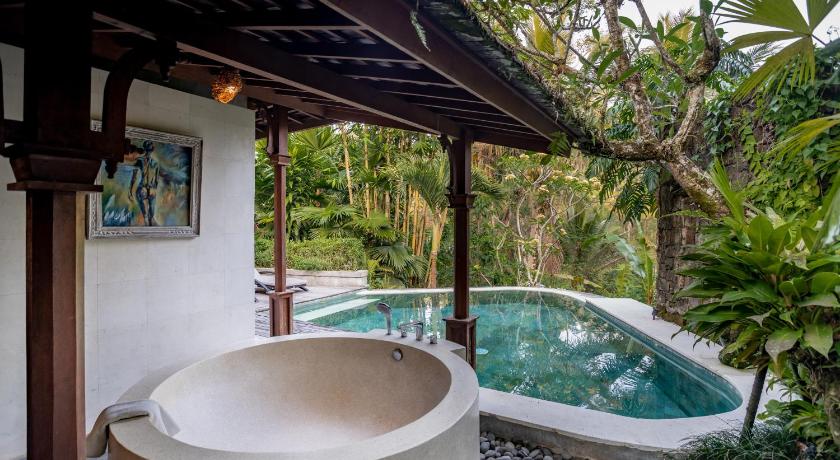 バリ Nau villa Ubud 4つ星 ホテル プール