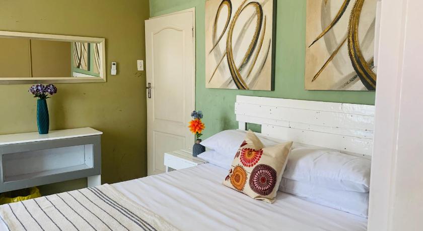 기야니 SURVIVOR GUEST HOUSE-Giyani 3성급 호텔 수영장