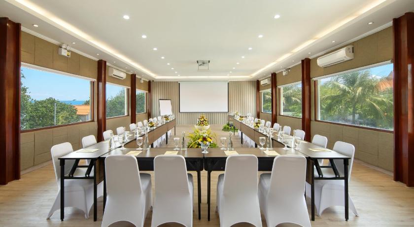 Grand Istana Rama Hotel - image 22