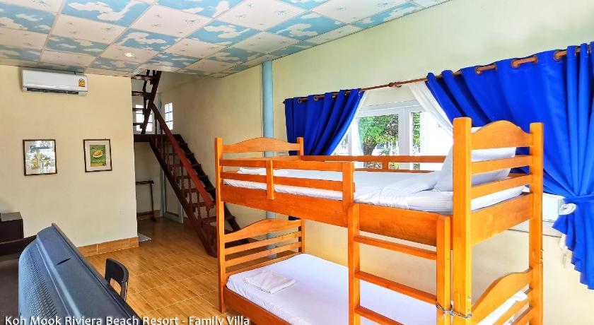 Image of Family Room 10
