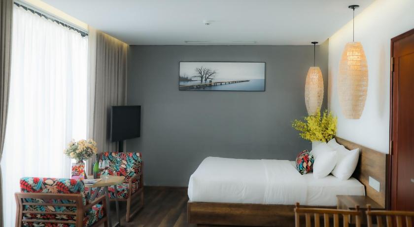 Image of Apartment With Garden View 0