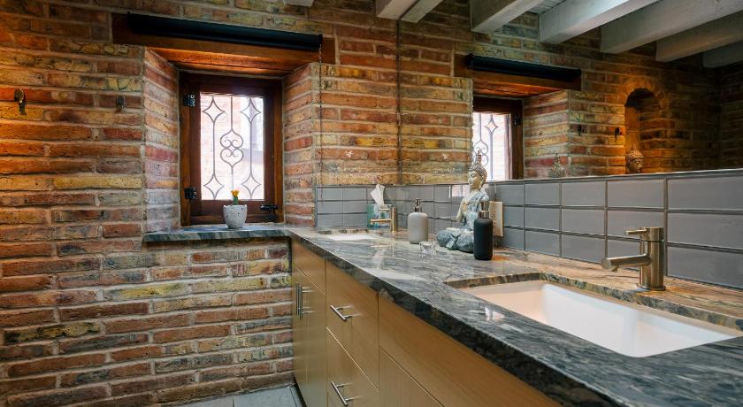 세도나 (AZ) Modern, Luxury within iconic Sedona Architecture With Epic Red Rock Views Private Trail Head - Enjoy 4성급 숙소 수영장