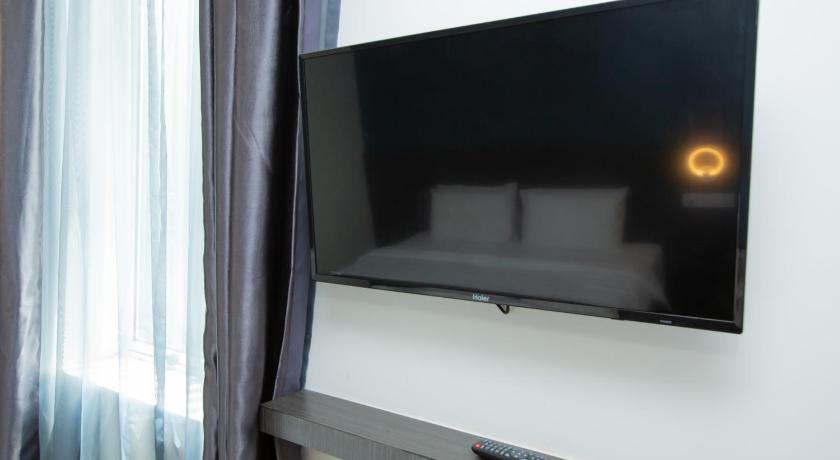 Image of King Deluxe 16
