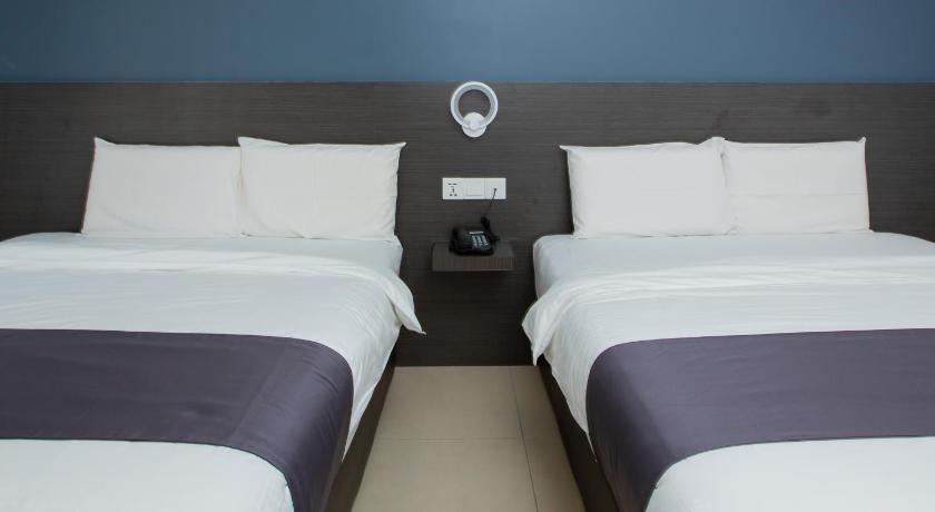 Image of 2 Queen Beds Deluxe Room 3