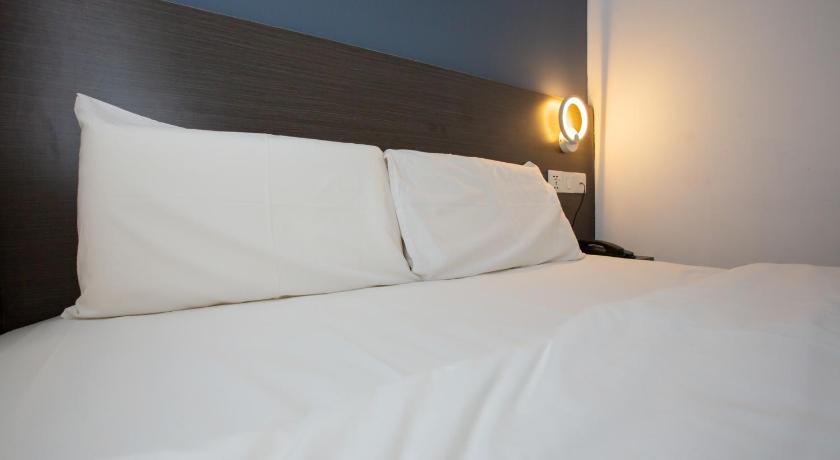 Image of Standard Deluxe Room 8