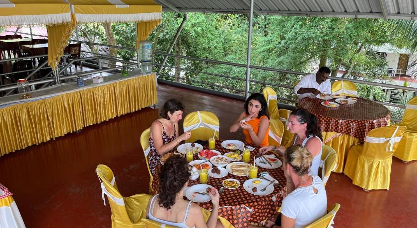 Image of Deluxe Double Twin 14