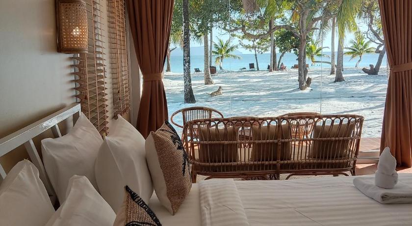 Image of Beachfront Bungalow 0