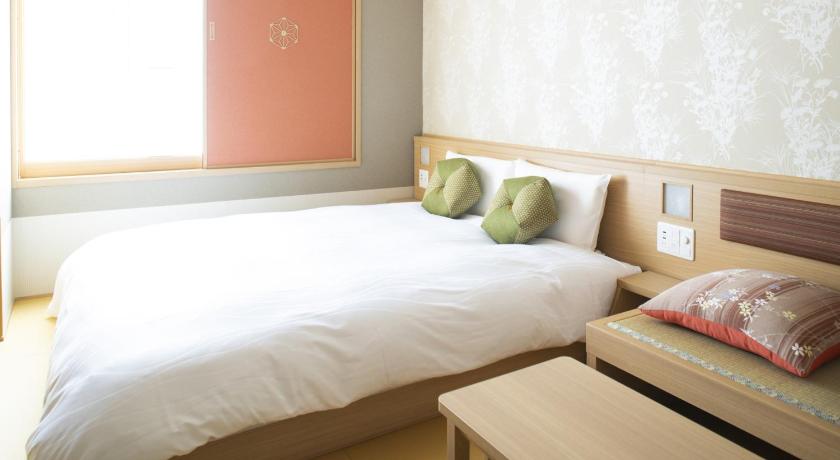 Image of Queen Room - Non-Smoking 1