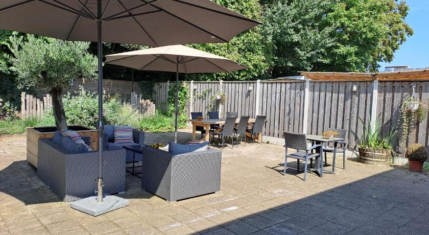 アーネム B&B de Wilhelminaschool 3つ星 ホテル プール