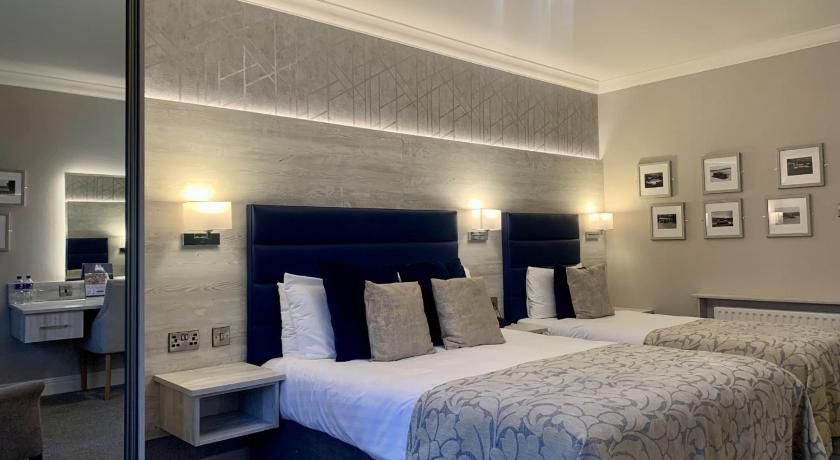 Image of Twin Room 4