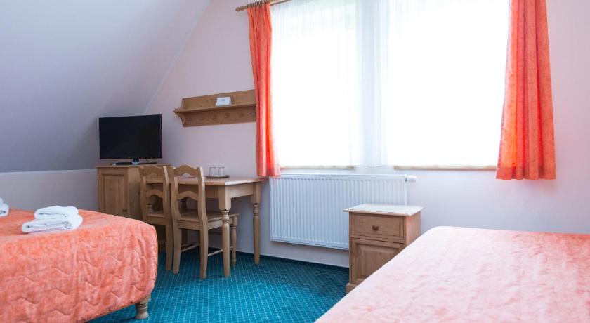 Image of Triple Room 0