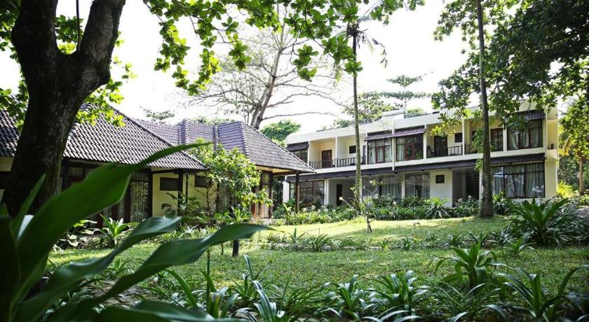 Image of Superior Garden View 1