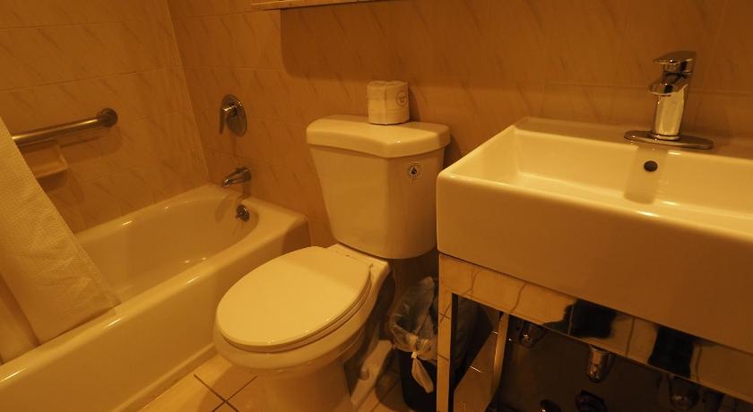 Image of Gold Two Queen Beds 11