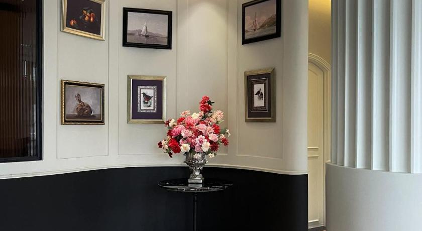 Le Bonheur Hotel - image 37