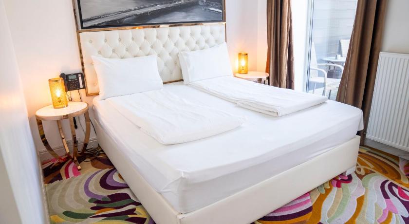 Image of Double Room 16
