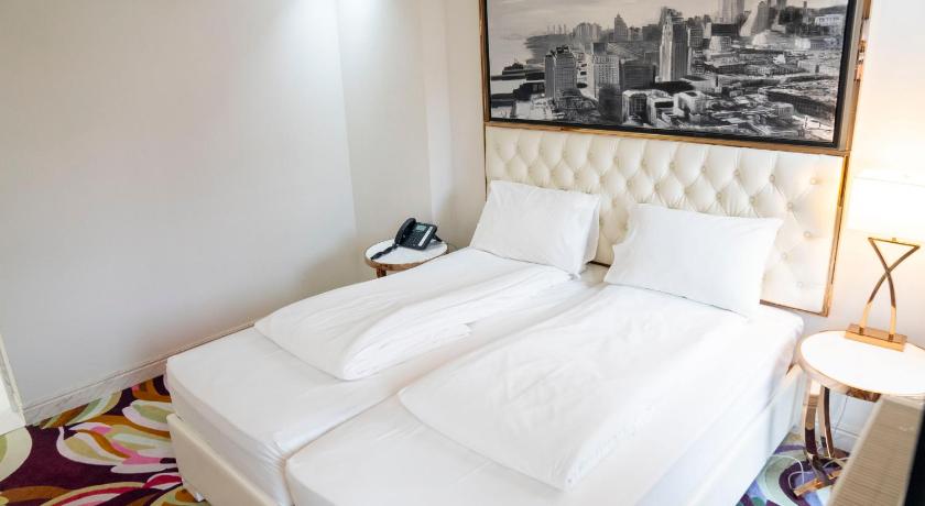 Image of Twin Room 14