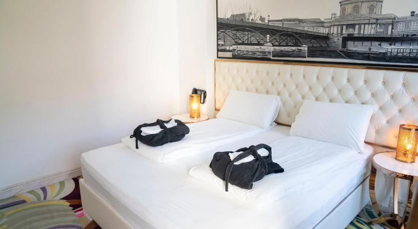 Image of Double Room with Spa Bath 16