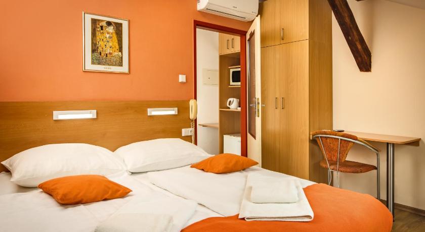 Image of Double Room 5