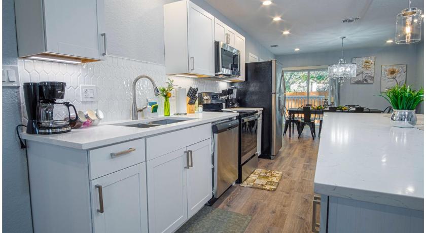 샌안토니오 (TX) Escape to 4BR3BA Downtown Home Brand New 3성급 숙소 수영장