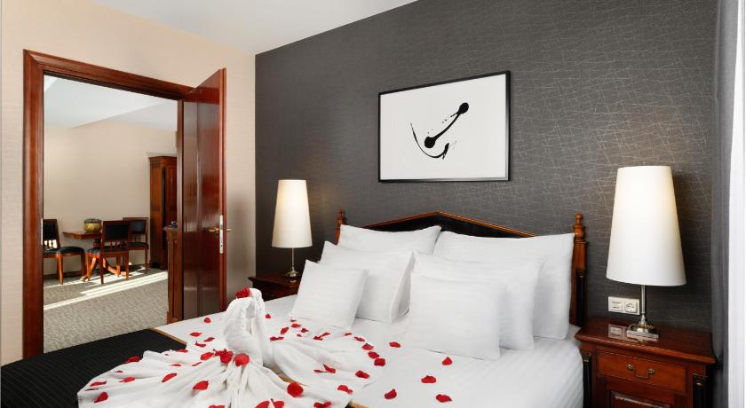 Image of Executive Suite 3