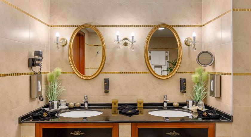 Image of Deluxe Plus Room 4