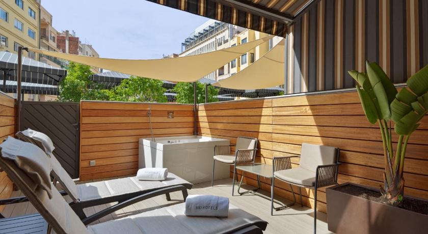 Bild av Rum Grand Deluxe med terrass och jacuzzi (Grand Deluxe Terrace Room with Jacuzzi) 9