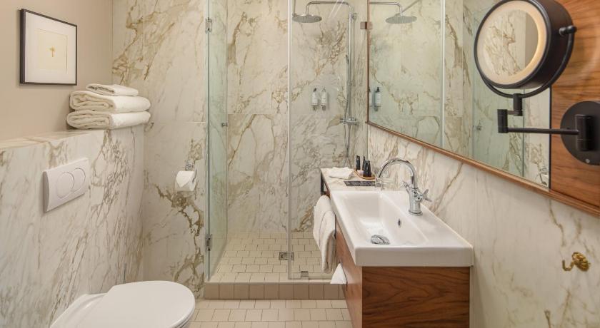 Image of Deluxe Suite 13