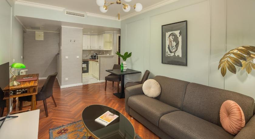 Image of Superior King Suite 10