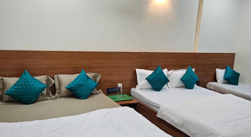 Economy Room with 3 Double Bed