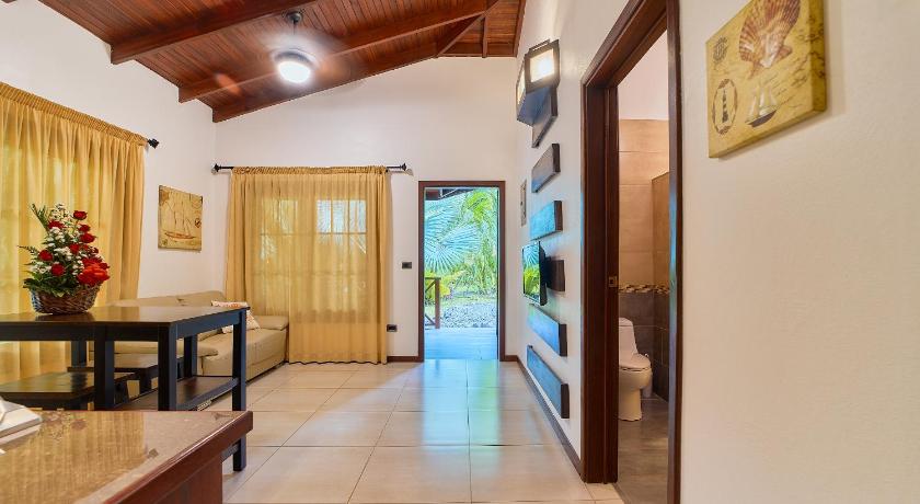 Image of Apartment with Garden View 11