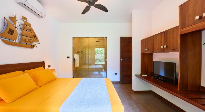 Image of Apartment with Garden View 3