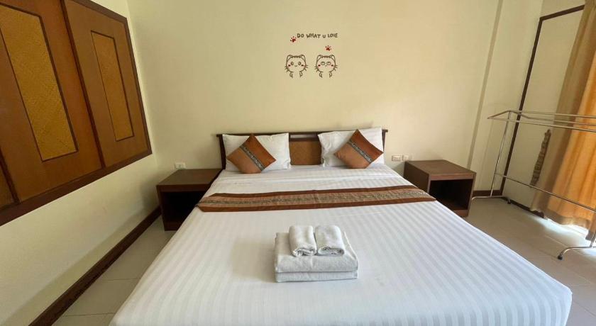 Image of Double Room with Garage 9