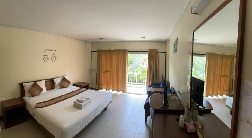Image of Double Room with Garage 10