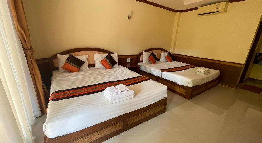 Image of Family Room 6
