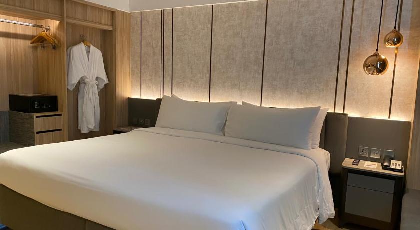 Image of Junior Suite 6