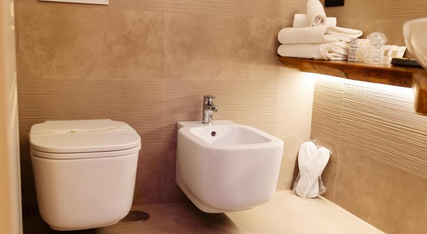 Deluxe szoba kétszemélyes vagy 2 külön ággyal - városra nyíló kilátással (Deluxe Double or Twin Room with City View) fotója 7