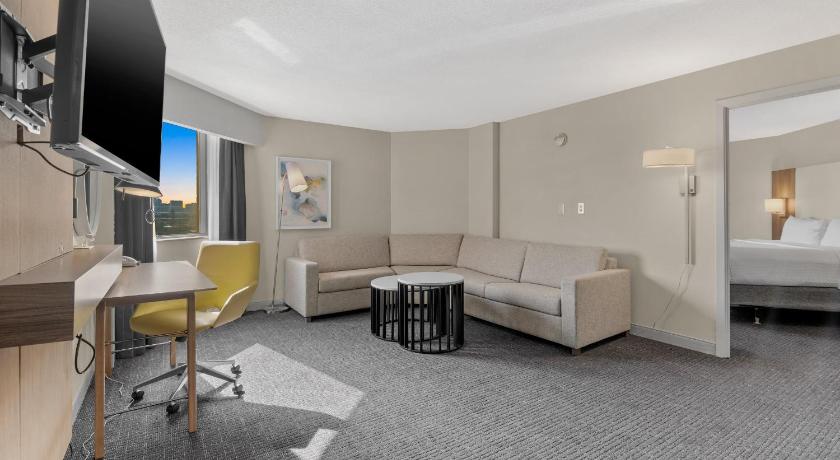 Image of 1 Bedroom Suite 4