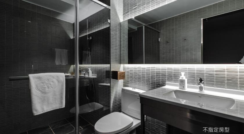 Image of Standard Twin 3