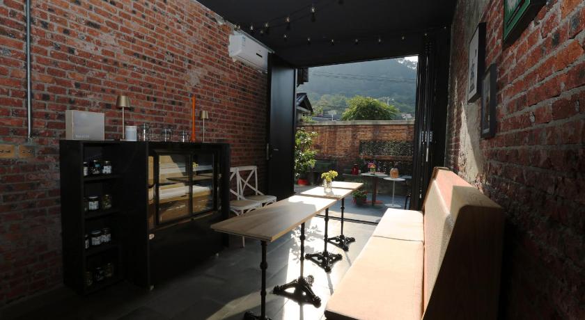 Image of King Room with Mountain View 15