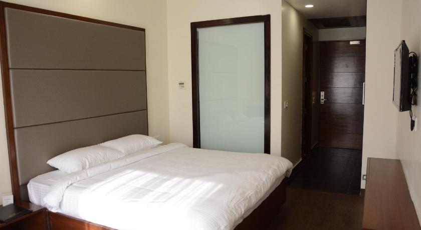 帕坦科特 Green Hotel & Restaurant 2星级 酒店 泳池