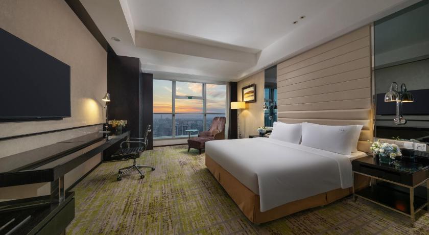 Image of 1 King Standard SOHO View 0