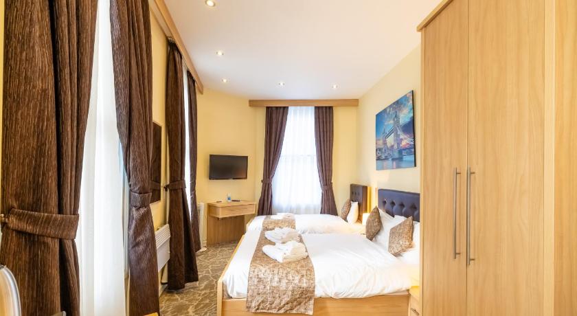 Image of Triple Room 0