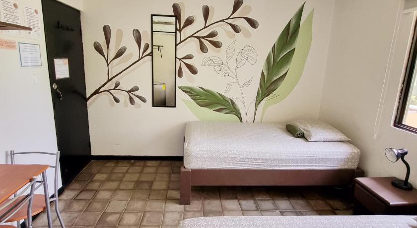 Image of Standard Triple Room with Shared Bathroom 2