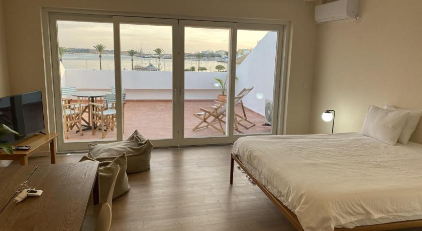 Image of Superior Suite with Sea View 0