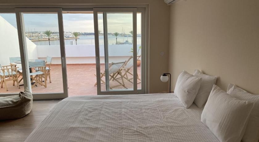 Image of Superior Suite with Sea View 1