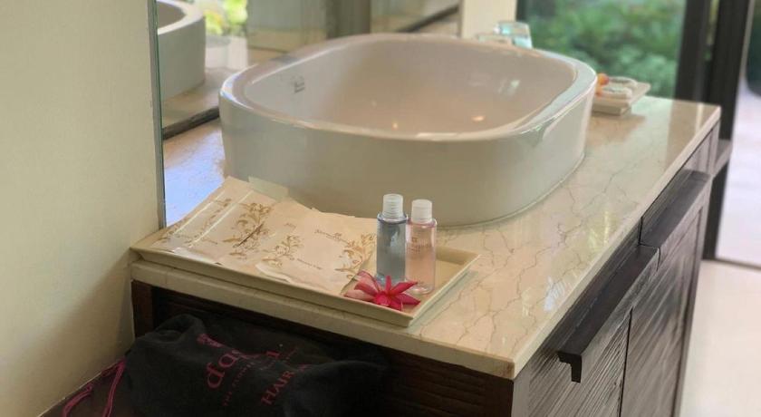 รูปของเลคไซด์ วิลลา (Lakeside Villa) 8