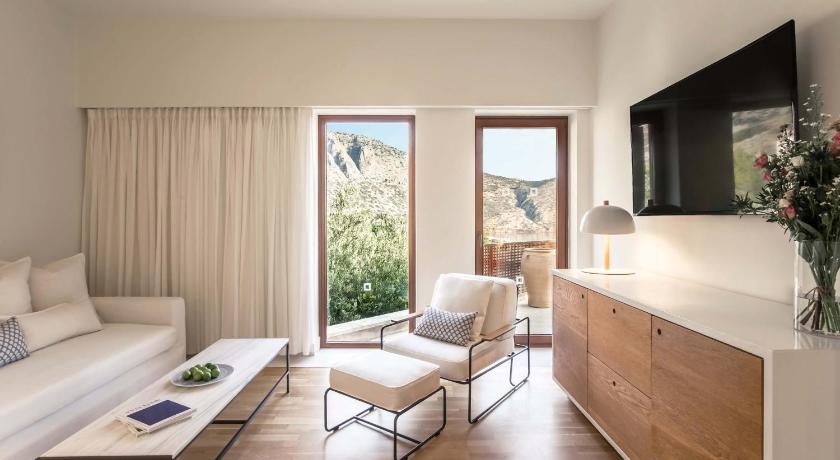 Image of Deluxe Suite Sea View 0