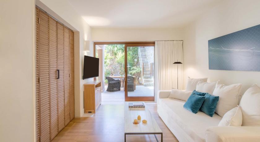 Image of Blue Maisonette Suite Private Heated Pool 4