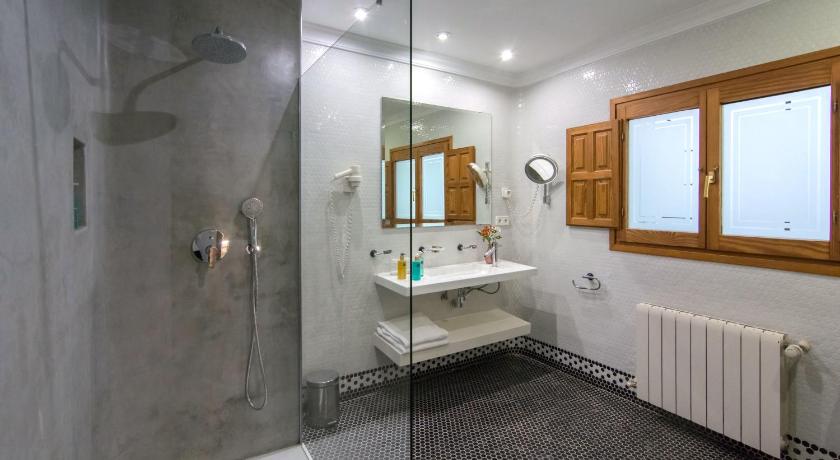 Image of Superior Double Room 2