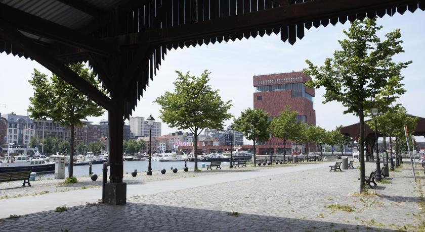 Dock 29 photo